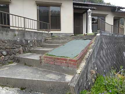 三入南2丁目中古戸建の駐車場