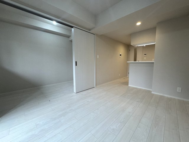 【居間・リビング】ファーストフィオーレ三国Ⅱ 
