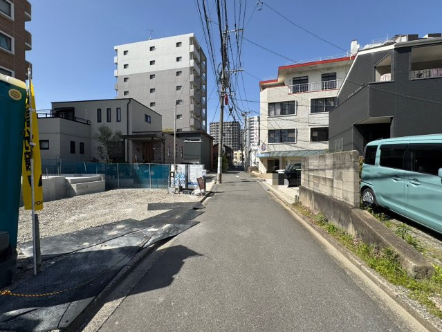 【前面道路含む現地写真】の画像