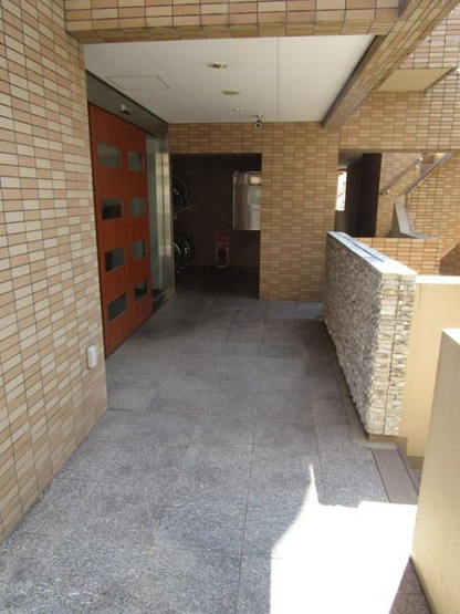 【エントランス】