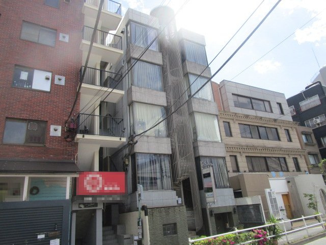 港区西麻布１丁目のビル