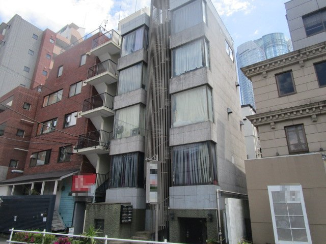 港区西麻布１丁目のビル
