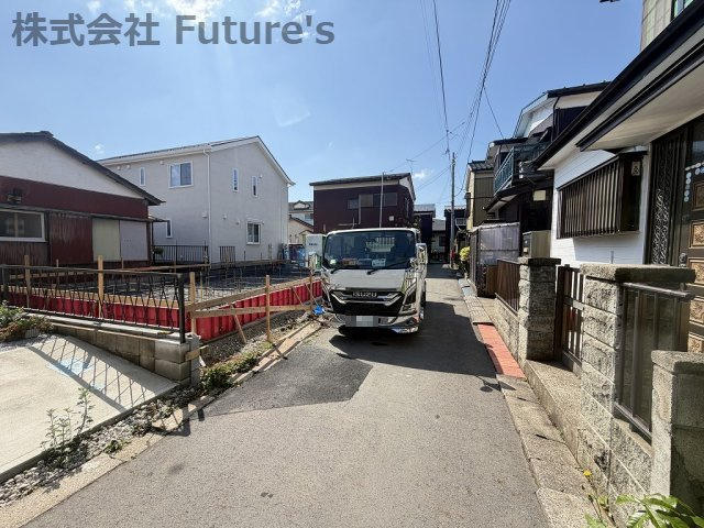 三郷市新和2丁目　新築戸建　全1棟の前面道路含む現地写真|前面道路含む現地写真です。