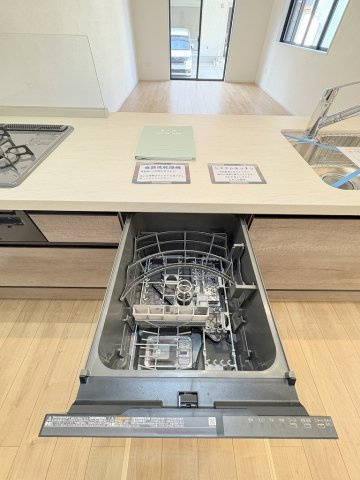 三郷市新和2丁目　新築戸建　全1棟のキッチン|同施工会社の参考写真になります。