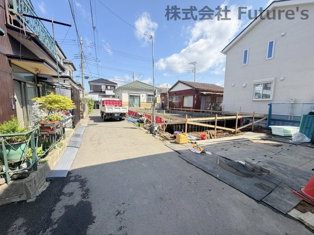 三郷市新和2丁目　新築戸建　全1棟の前面道路含む現地写真|前面道路含む現地写真です。