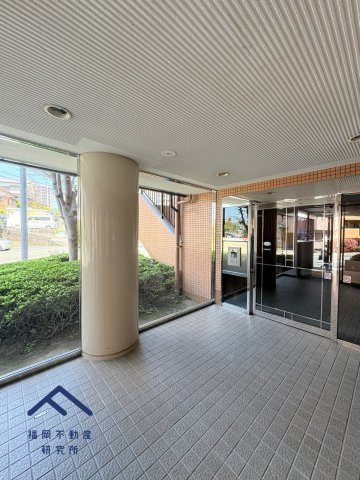 いずみハイツ二日市のエントランス