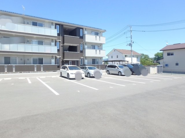 オーベル向中野　Ａの駐車場