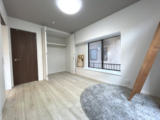 【洋室】 | 金沢区長浜1丁目　中古戸建 | 個人部屋として使いやすい洋室です。