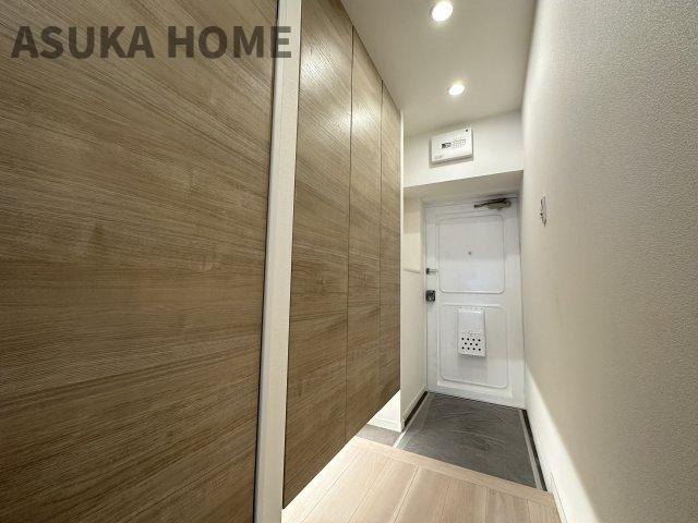 上星川団地２号棟の収納|玄関横のシューズボックスも嬉しい設備です♪