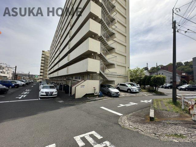 上星川団地２号棟の駐車場|駐車場の空き状況については、その都度、確認いたしますのでお気軽にお聞きください。