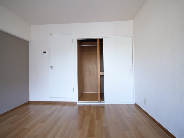 竹田レジデンスAの収納|※写真は別の部屋のものです。