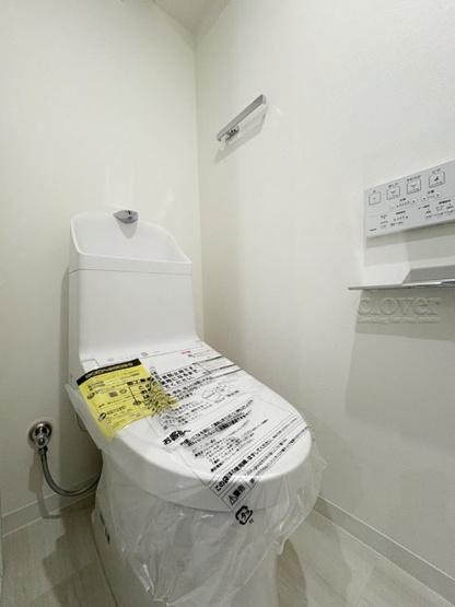 【トイレ】 | グレイス浜田山 | トイレはもともと個人の領域である自宅の中でも、最もプライベートな空間です。だからこそ、ほしい「落ち着き」がここにあります。～即日のご見学可能～　お問合せはお気軽にどうぞ。