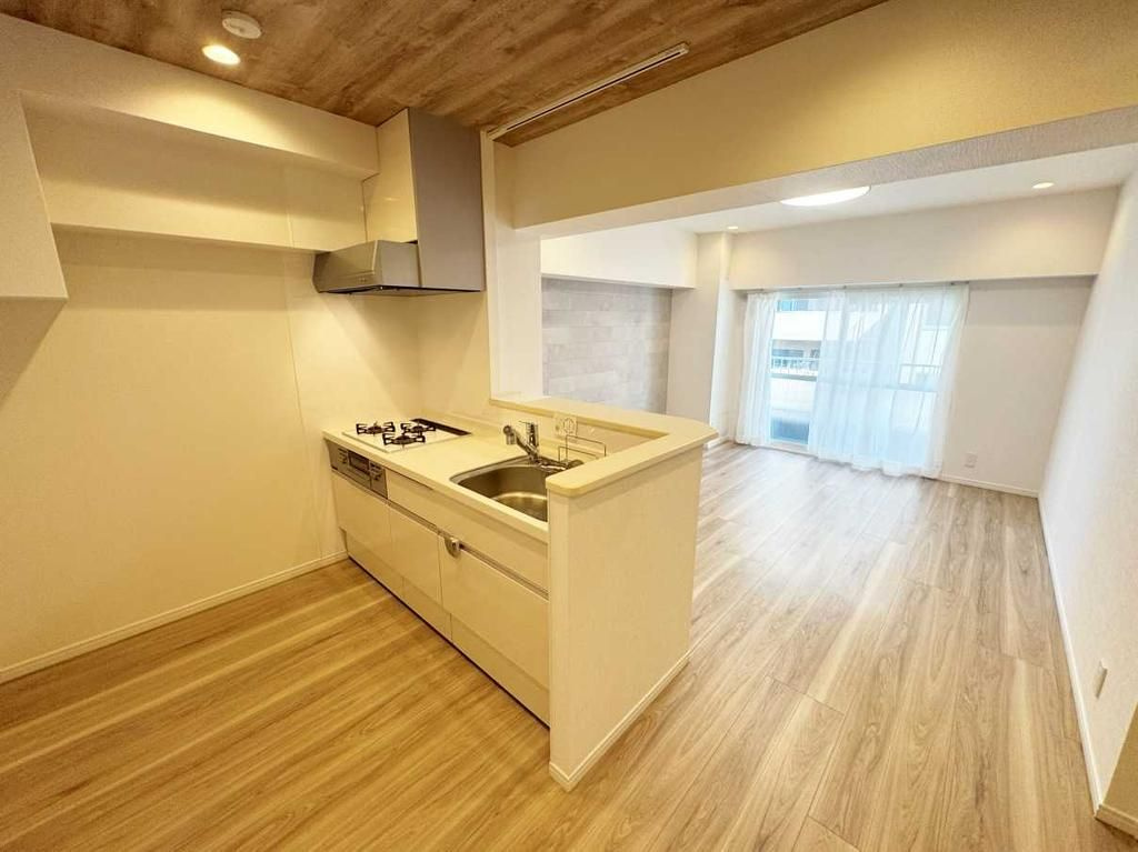 三鷹市下連雀４丁目の中古マンションの居間・リビング