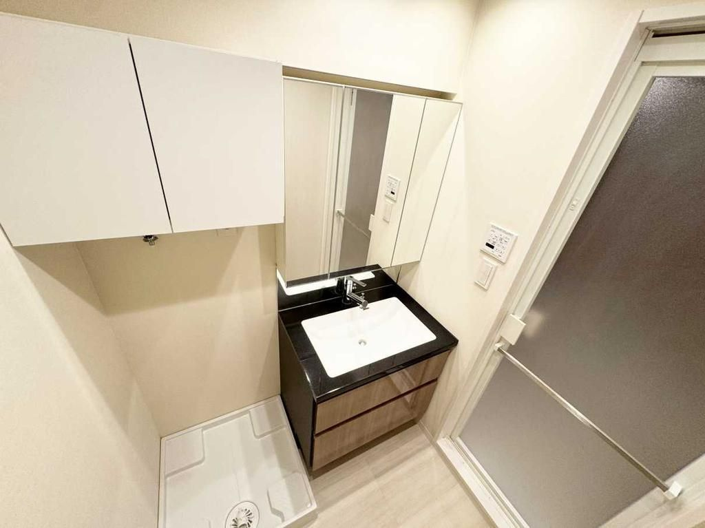 三鷹市下連雀４丁目の中古マンションの独立洗面台