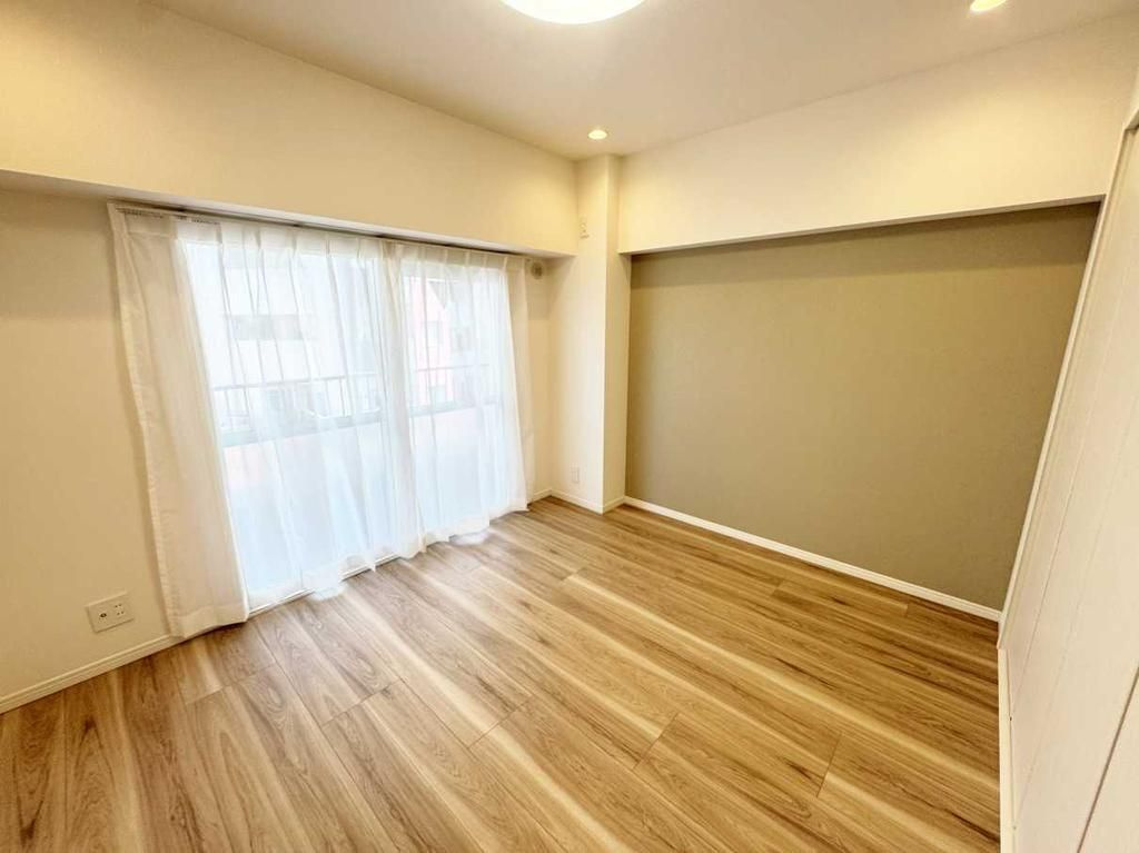 三鷹市下連雀４丁目の中古マンションの洋室