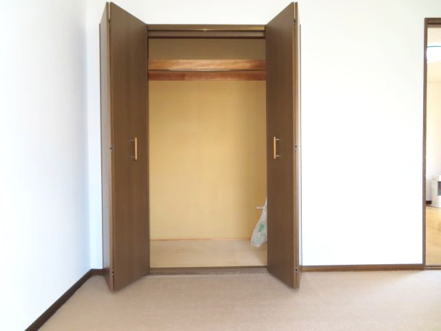 北見市川東２１番地１９　平屋建中古売家の収納|８帖洋室収納です。