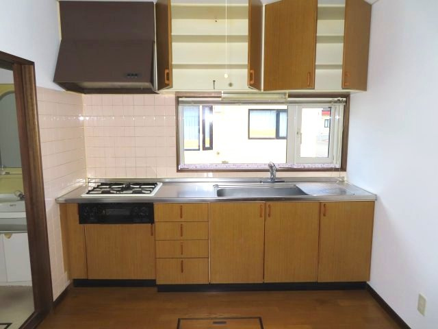 北見市川東２１番地１９　平屋建中古売家のキッチン|システムキッチン