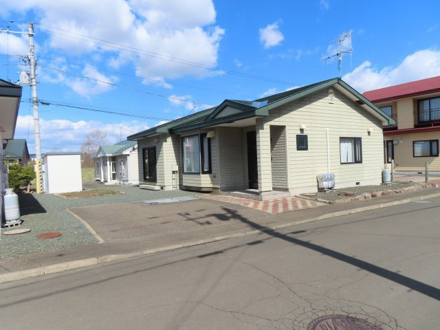北見市川東２１番地１９　平屋建中古売家の外観|土地建物の全体像に外観です。