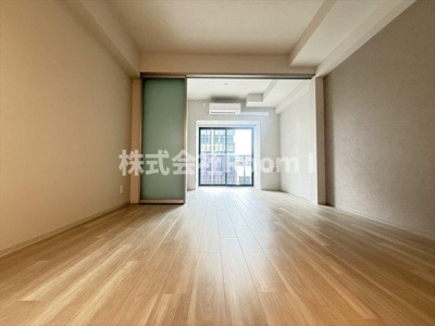 【居間・リビング】 | アーバネックス谷町四丁目 | ゆったりとしたリビングです