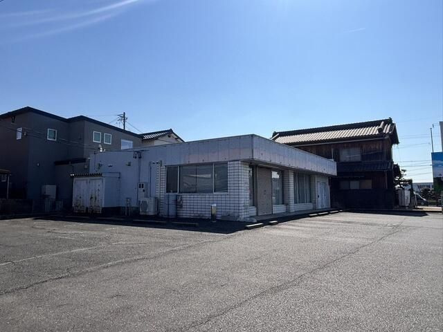 東浦町緒川家下店舗の外観
