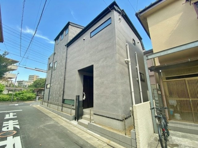 練馬区平和台2丁目 限定1棟の外観|【スタイリッシュな外観×高機能な仕様設備】
ZEH水準省エネ住宅　あったら嬉しい仕様設備が標準装備