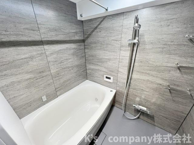茅ヶ崎市中海岸2丁目　マンション茅ヶ崎の浴室|ホテルライクなシックで落ち着いた印象の浴室◇一日の疲れを癒す心地の良い空間☆