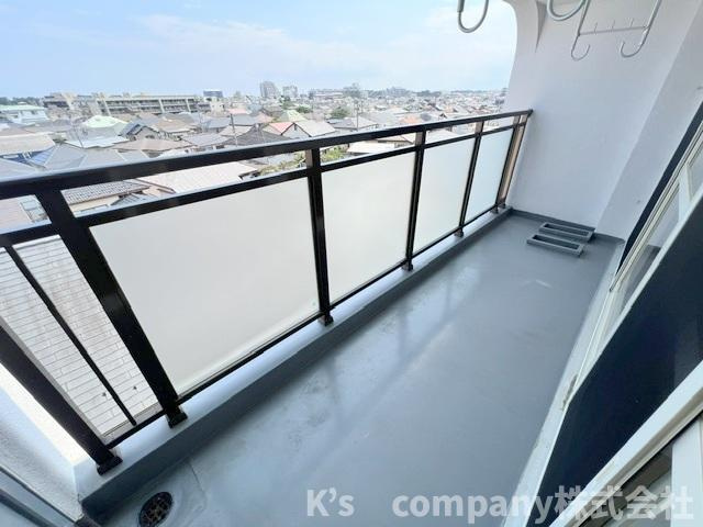 茅ヶ崎市中海岸2丁目　マンション茅ヶ崎のバルコニー|バルコニー☆前面に棟がなく人目を気にせずに生活ができます◇