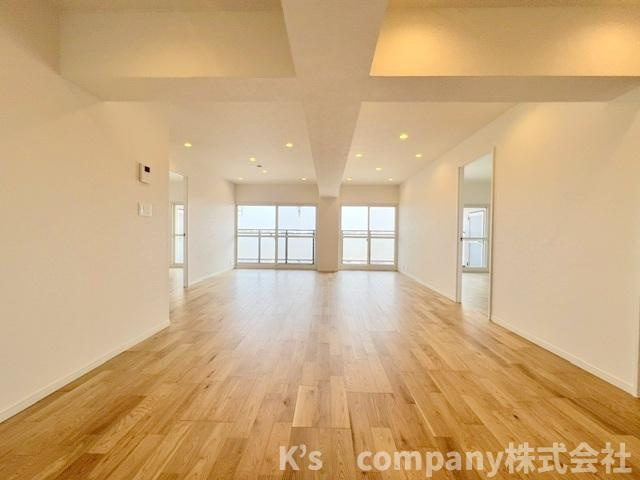 茅ヶ崎市中海岸2丁目　マンション茅ヶ崎の居間・リビング|リビング広々22.5帖◇開放感がある空間です◇