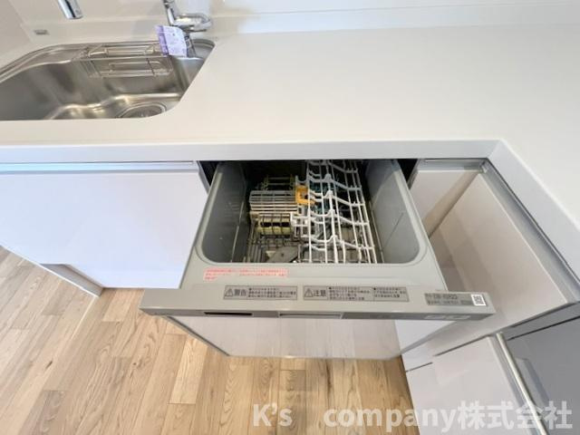 茅ヶ崎市中海岸2丁目　マンション茅ヶ崎のキッチン|家事の負担を軽減してくれる食器洗い乾燥機付き☆