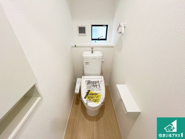 南あわじ市広田広田　第1期　新築一戸建てのトイレ|1・2階の2ヶ所にあるので、朝の忙しい時間の順番待ちもなく、深夜の利用にも大変便利です。
