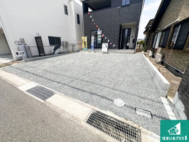 南あわじ市広田広田　第1期　新築一戸建ての駐車場|並列３台駐車可能！ゆとりの駐車スペースで車庫入れもスムーズ！