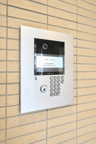 クレッセント東中野レジデンスのエントランス|ペット飼育可能！平成１４年築・オートロック＆宅配ボックス付きマンション、クレッセント東中野レジデンスは即日現地案内可能となっておりますので、お気軽にお問い合わせください！