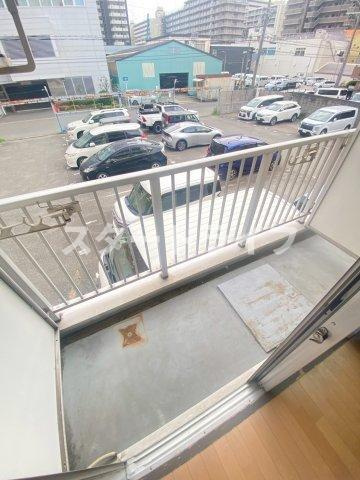 大阪市淀川区三国本町２丁目の賃貸マンションのバルコニー