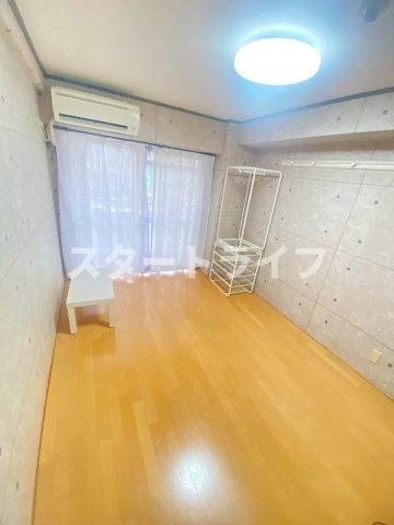 大阪市淀川区三国本町２丁目の賃貸マンションの居間・リビング