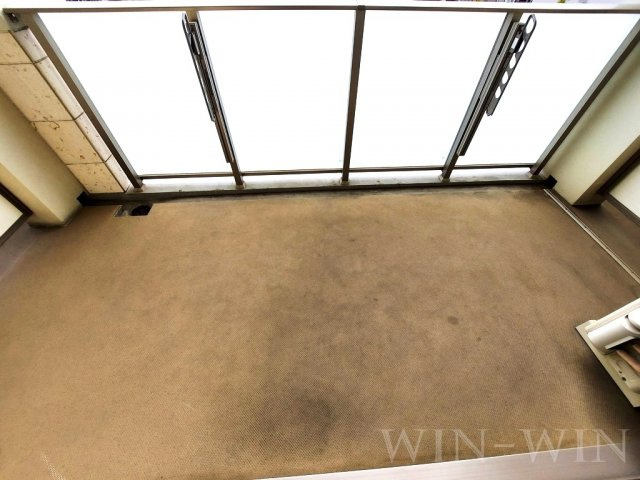 アン・ソレイユのバルコニー