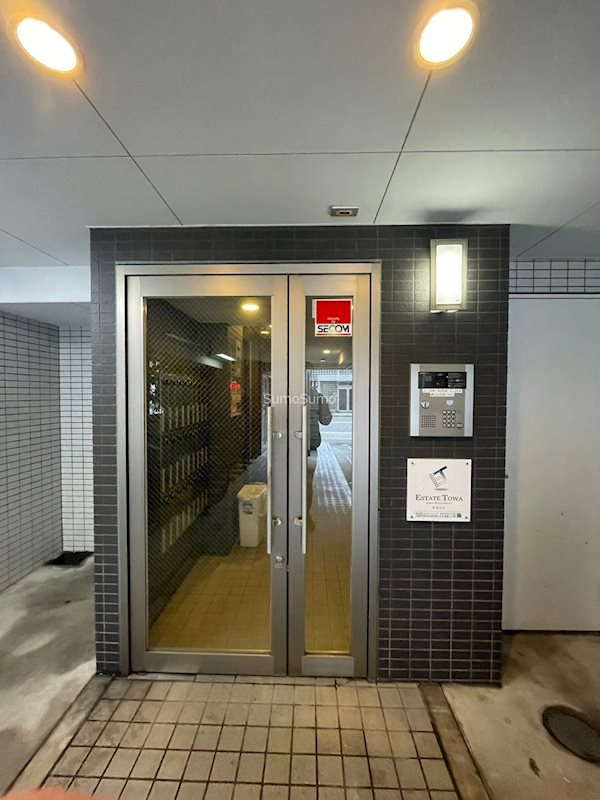 グランパシフィック難波元町のエントランス