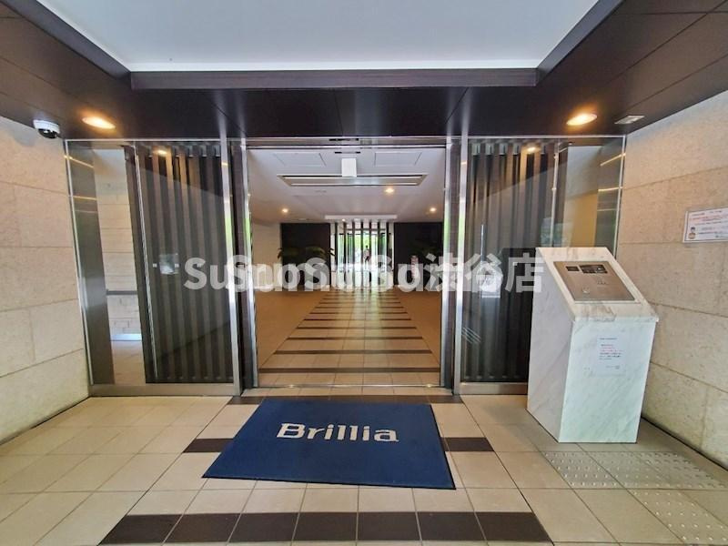 Brillia ist 三軒茶屋 ブラッサムテラスのエントランス|建物の内部です