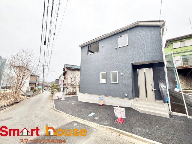 町田市常盤町第14　新築2棟の前面道路含む現地写真|オシャレな外観は、人の目を引くだけではなく自慢したくなりますね！植木を置いたりアレンジは、自由です。自分の好みに仕上げましょう♪