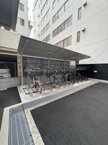 レジュールアッシュ神戸VIVANTの駐車場
