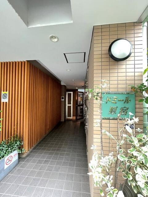 ドミール原宿のエントランス