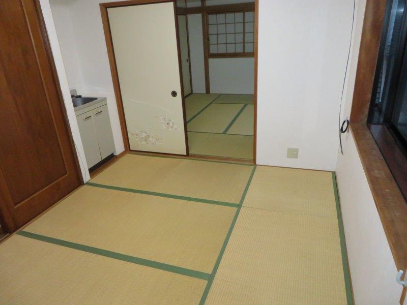 上沢貸家の和室|落ち着いた雰囲気の和室付きです