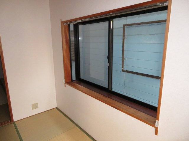 上沢貸家の和室|柔らかい畳が心地よい和室