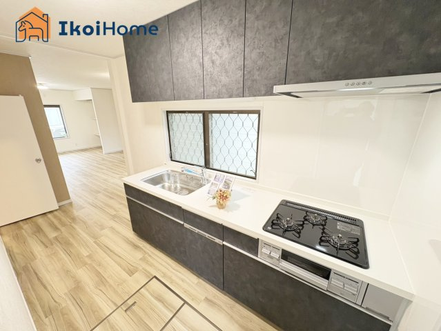 神戸市西区糀台４丁目　中古戸建のキッチン|【ホームページに現地動画掲載中】●年中無休：当日予約可●キッチンは新調されております！