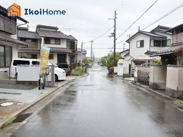 神戸市西区糀台４丁目　中古戸建の前面道路含む現地写真|【ホームページに現地動画掲載中】●年中無休：当日予約可●前面道路広々約6ｍ！交通量も少なく安心！