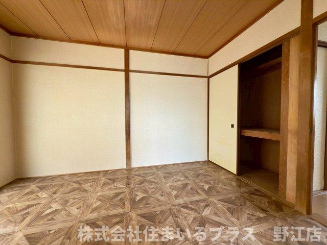 旭ロイヤルハイムの洋室