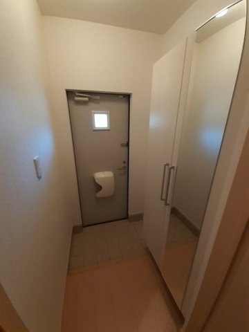 エテルノ・神山の玄関