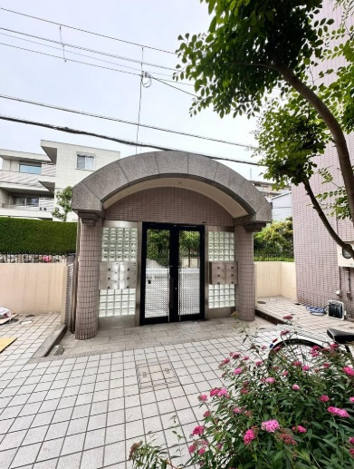 デュオ苦楽園のエントランス