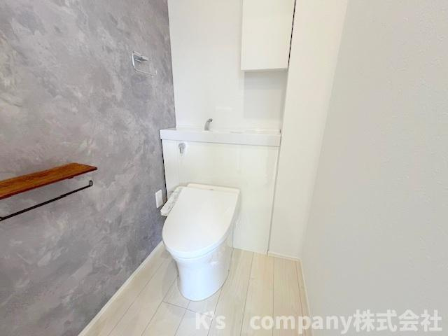◎茅ヶ崎市中海岸3丁目　中古戸建◎のトイレ|アクセントクロスのおしゃれなトイレ◇