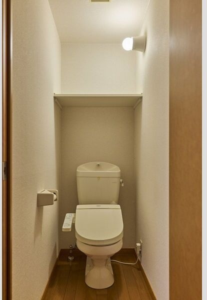 レオパレス川名駒方のトイレ