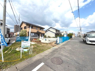 【前面道路含む現地写真】 | 岐阜市茜部菱野新築建売限定1邸！南西角地！お車スペース3台可能！茜部小学校まで徒歩5分！ | 岐阜市茜部菱野新築建売限定1邸！南西角地！お車スペース3台可能！茜部小学校まで徒歩5分！